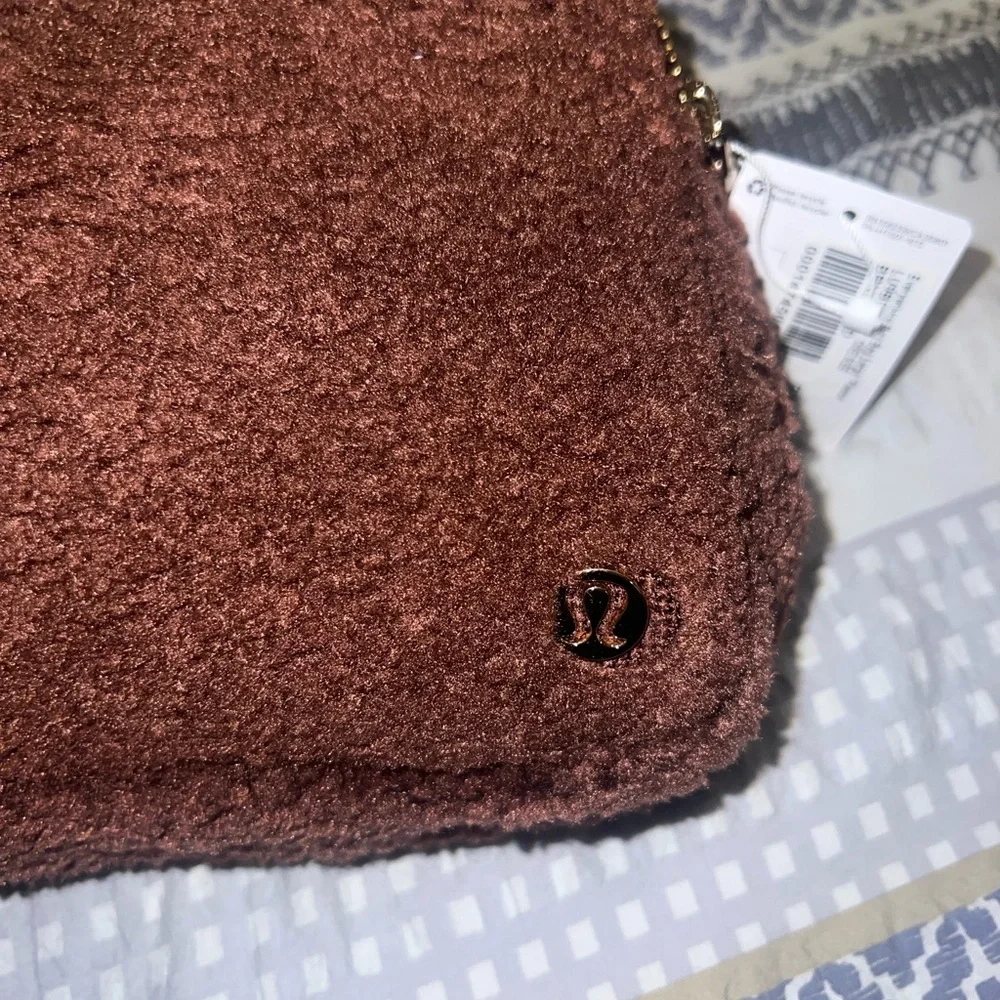 NWT‎ brown fleece 2L everywhere belt bag